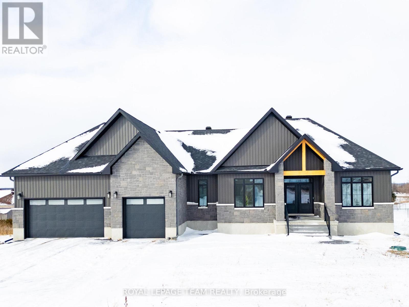224 TRUDEAU CRESCENT - 1