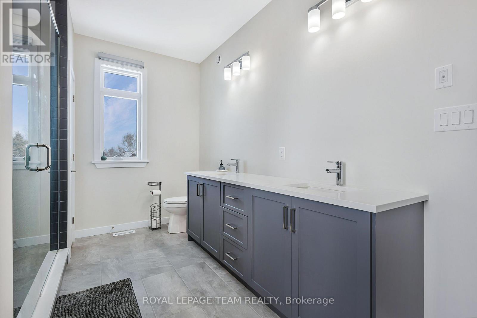 5-Piece Ensuite Washroom