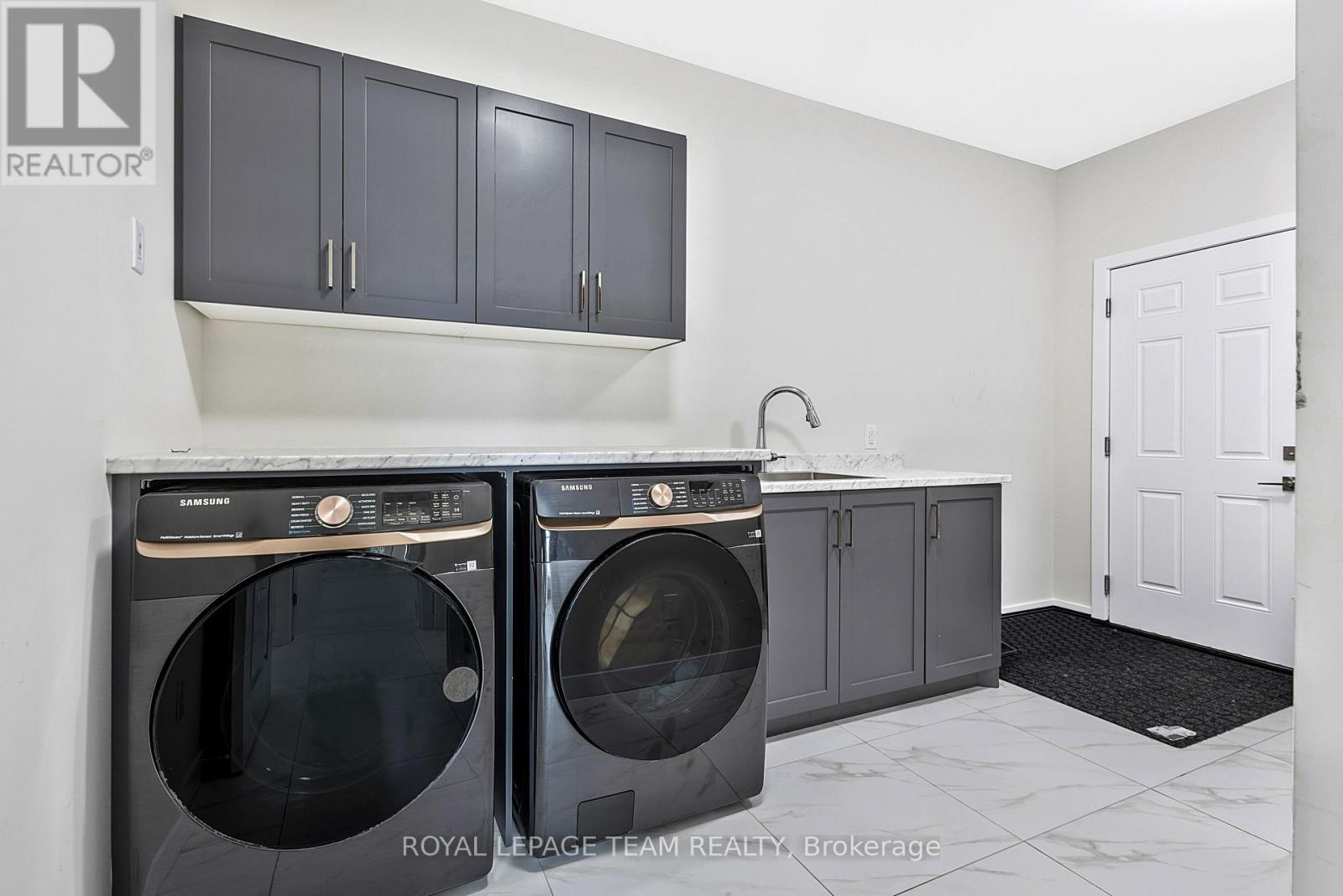 Laundry room-Main Level