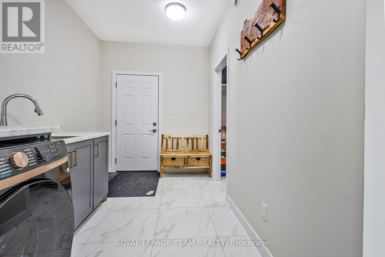 224 TRUDEAU CRESCENT - 44