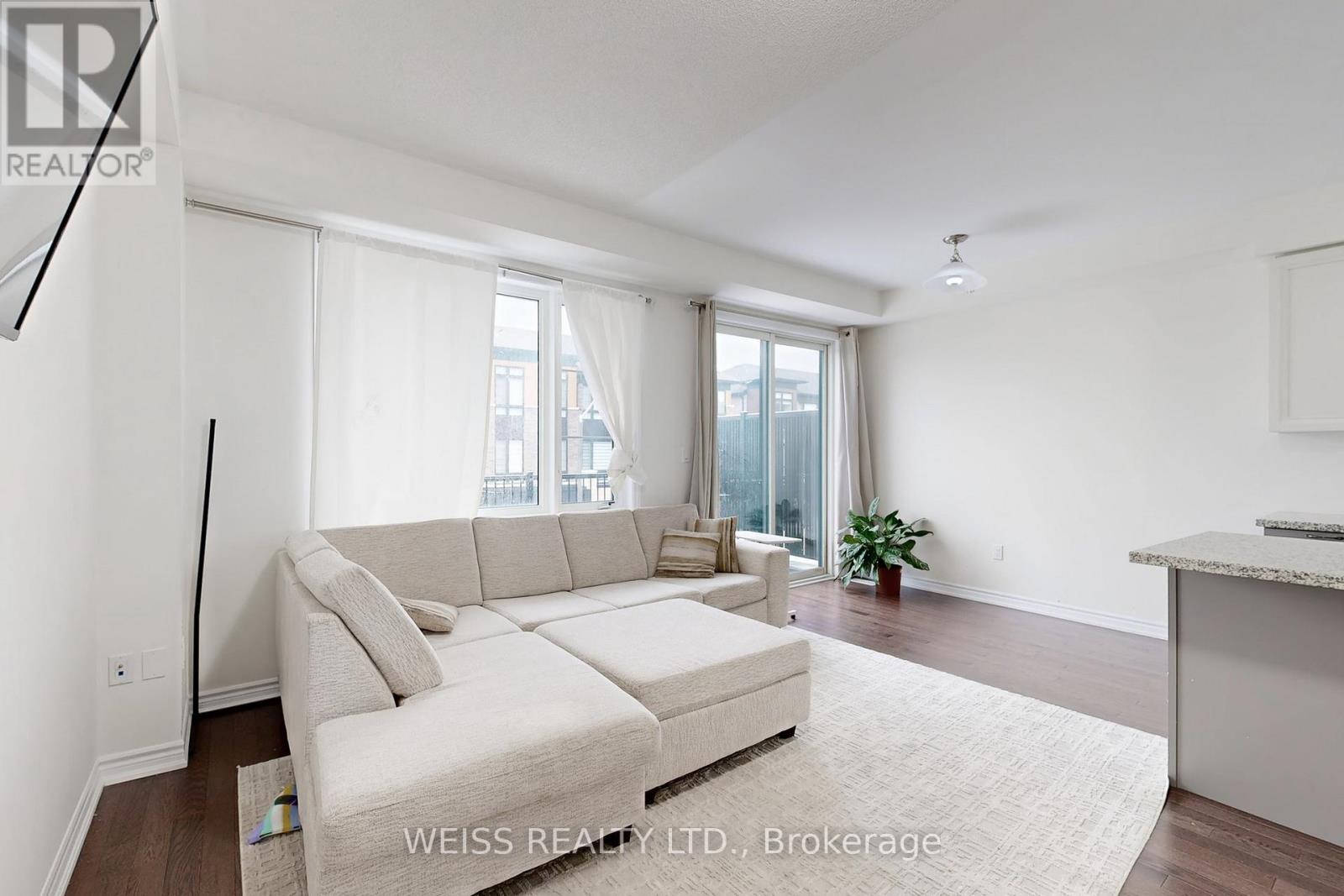 6729 THICKSON ROAD N - 4