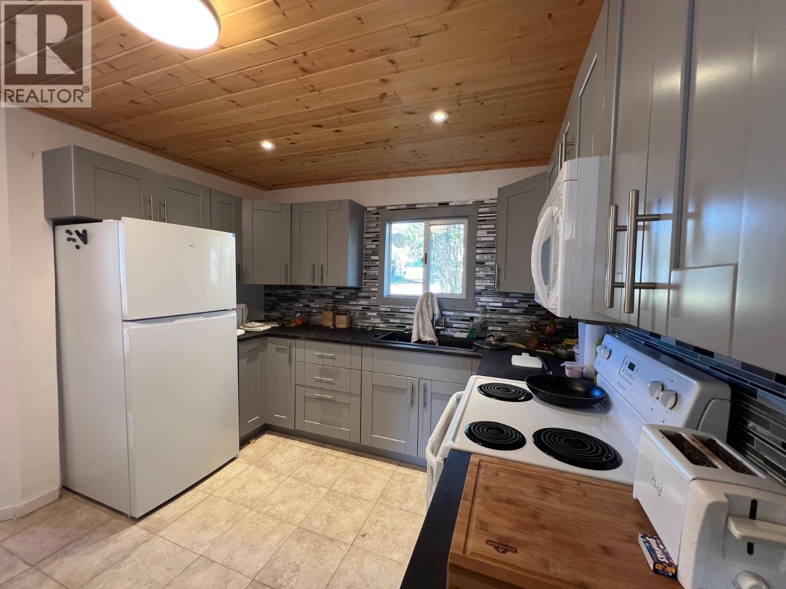 9201 CANYON DRIVE, Hudsons Hope