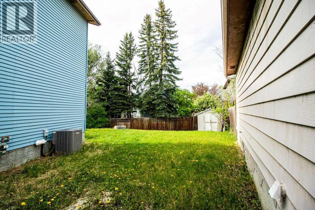 Single Family House for Sale in  Whitlock Way NE Whitehorn Calgary 