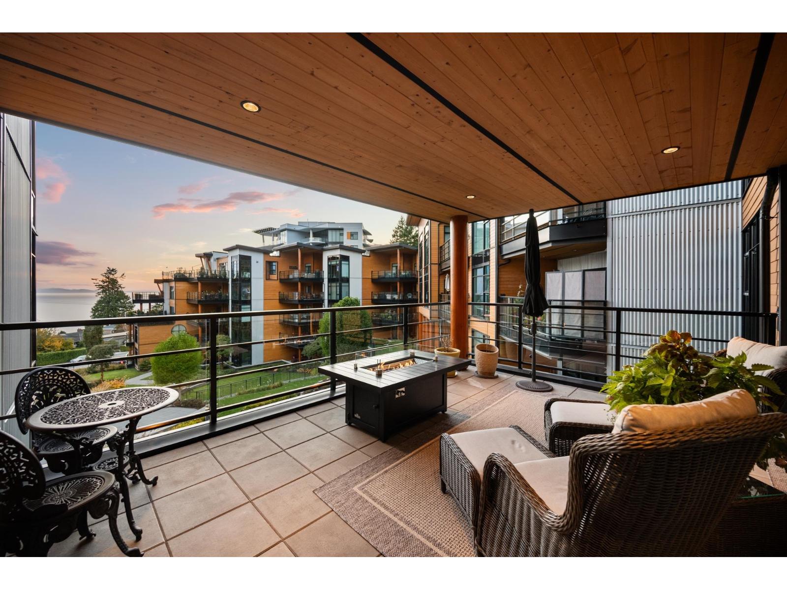 413 14855 THRIFT AVENUE, White Rock