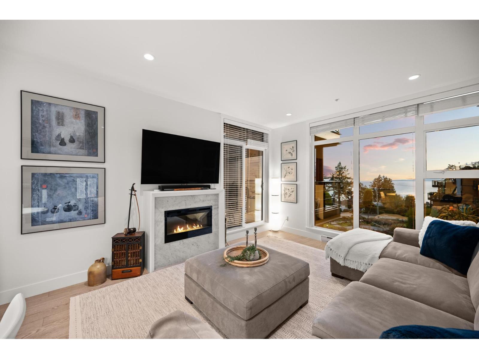 413 14855 THRIFT AVENUE, White Rock