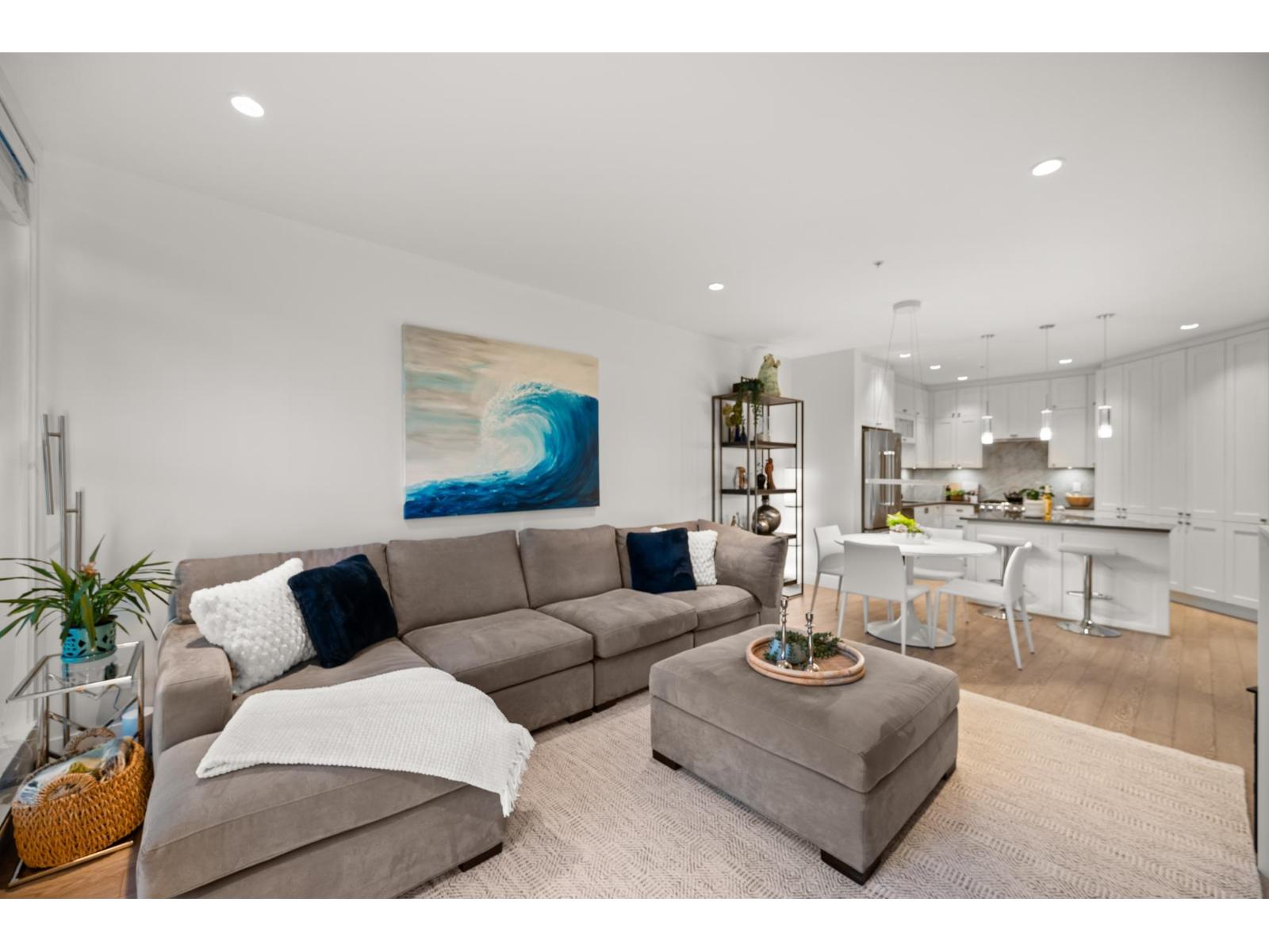 413 14855 THRIFT AVENUE, White Rock