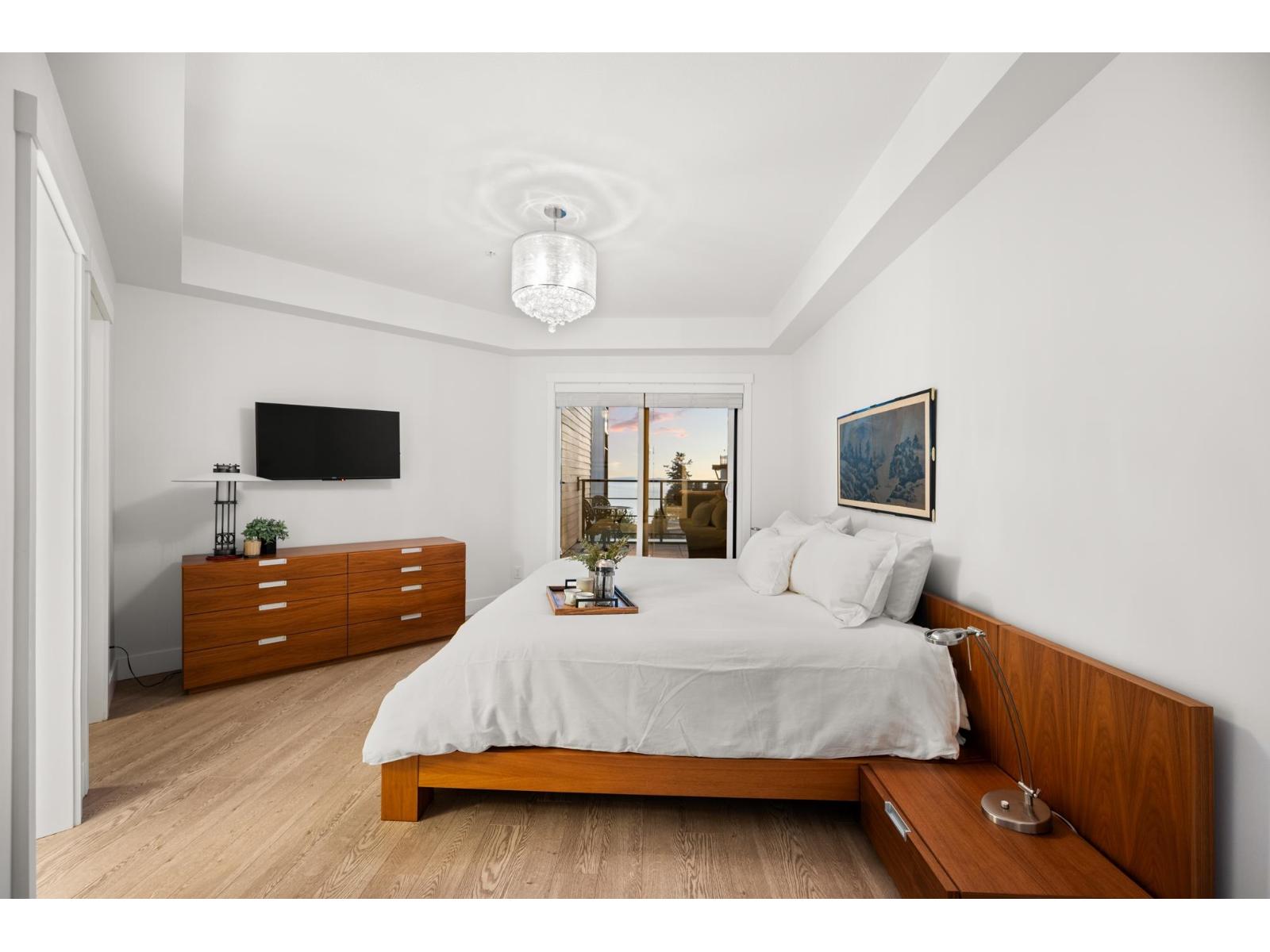 413 14855 THRIFT AVENUE, White Rock