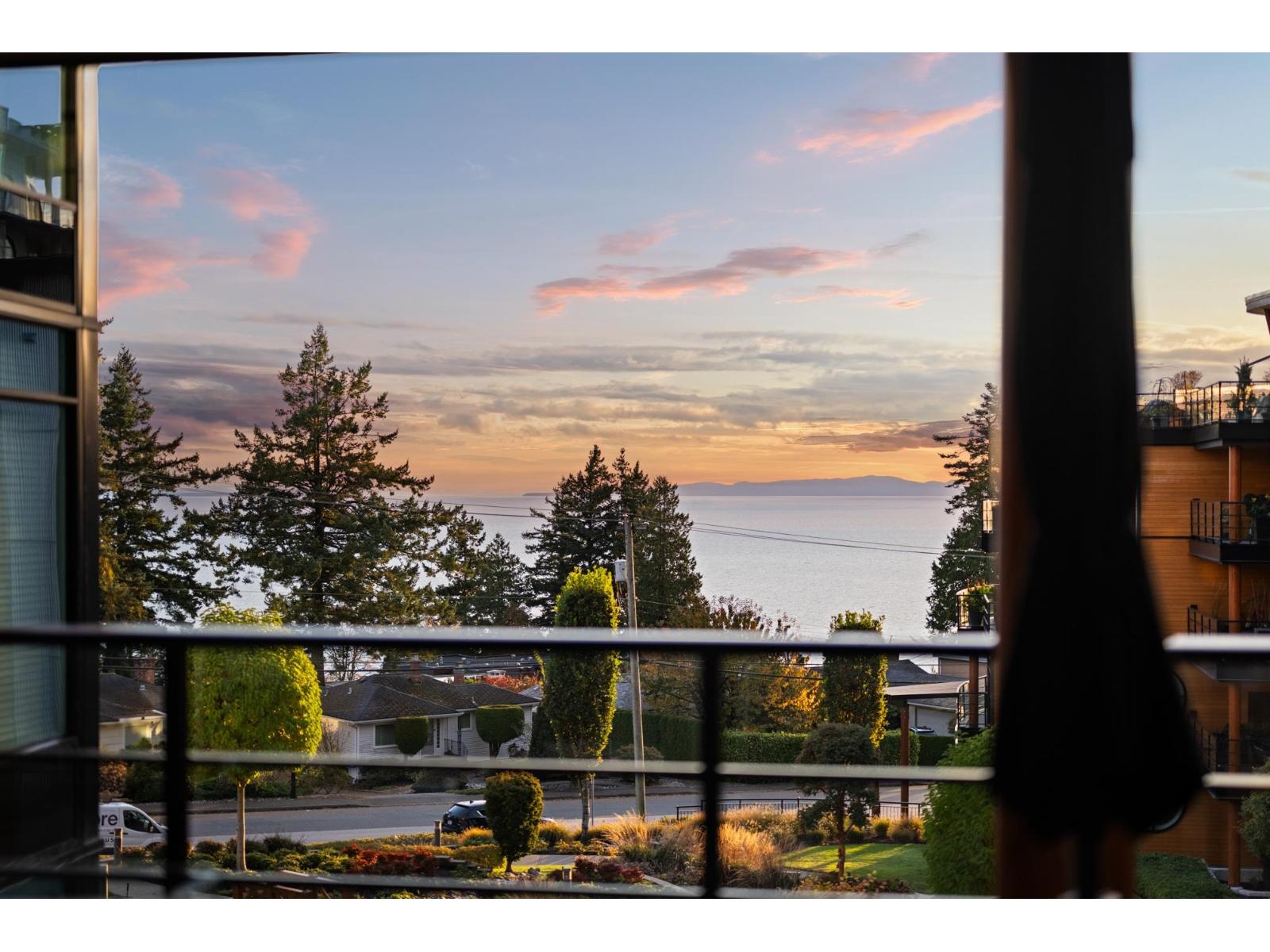 413 14855 THRIFT AVENUE, White Rock