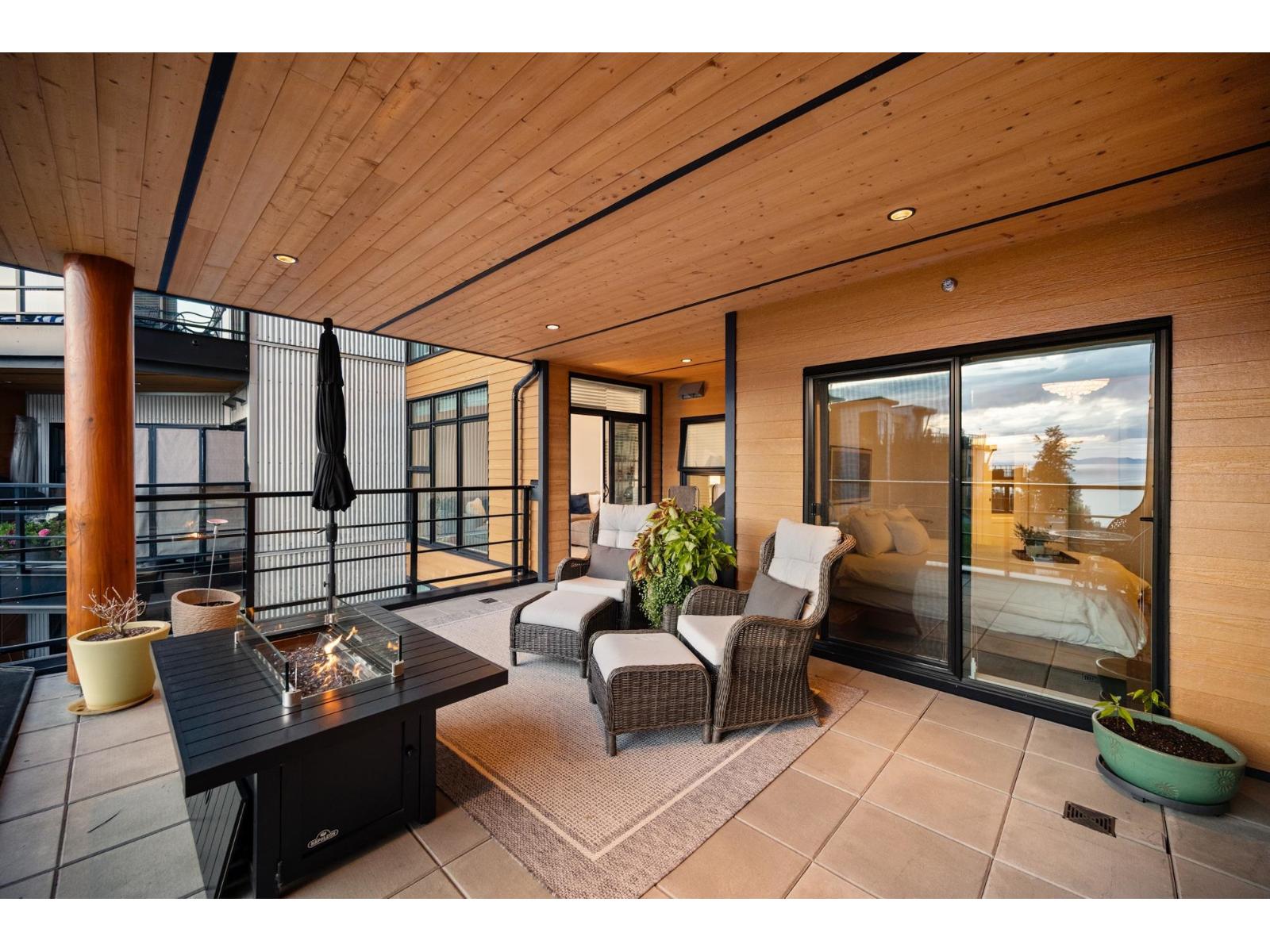 413 14855 THRIFT AVENUE, White Rock