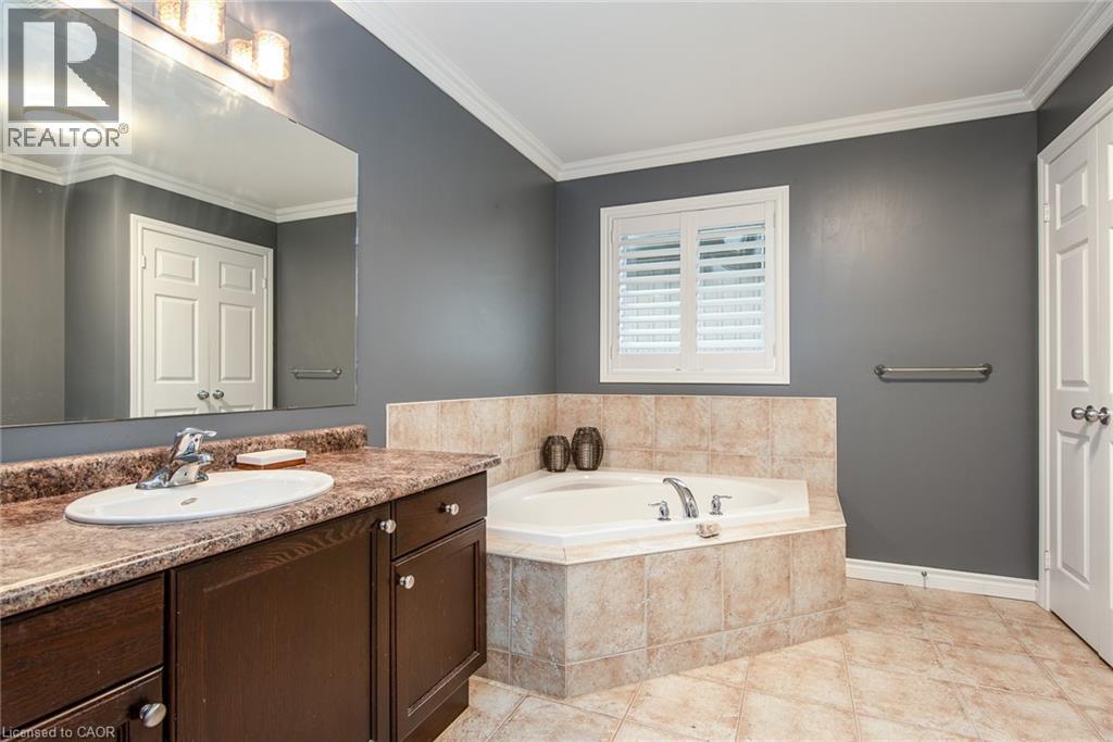 105 CAPTAIN MCCALLUM Drive - 25