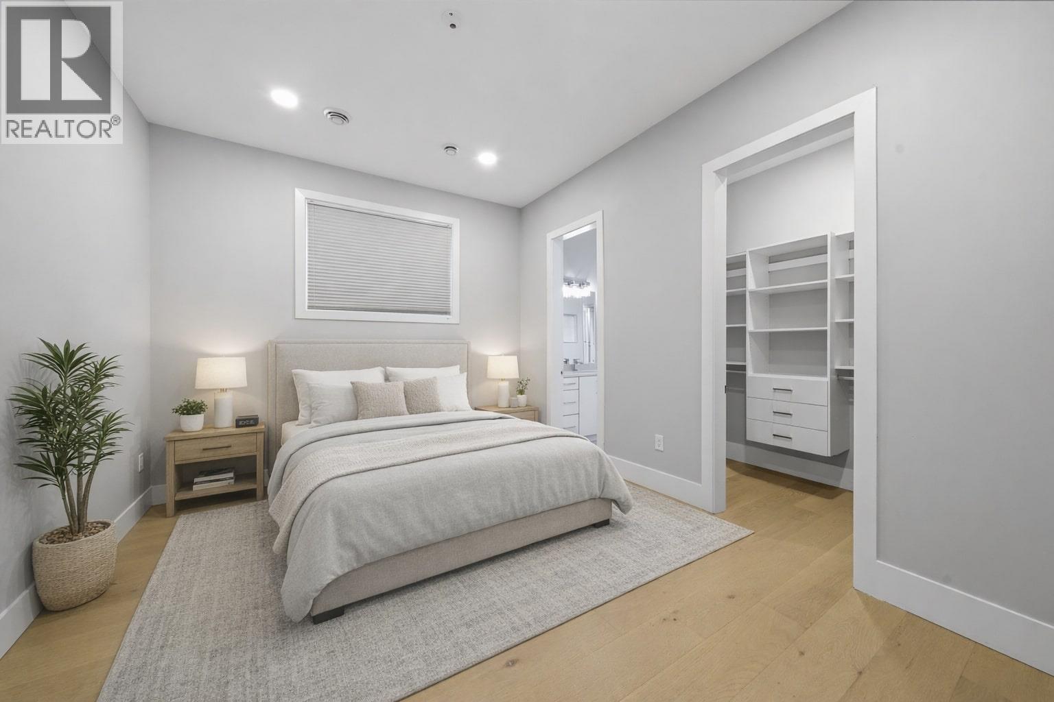 1211 FOSTER AVENUE, Coquitlam