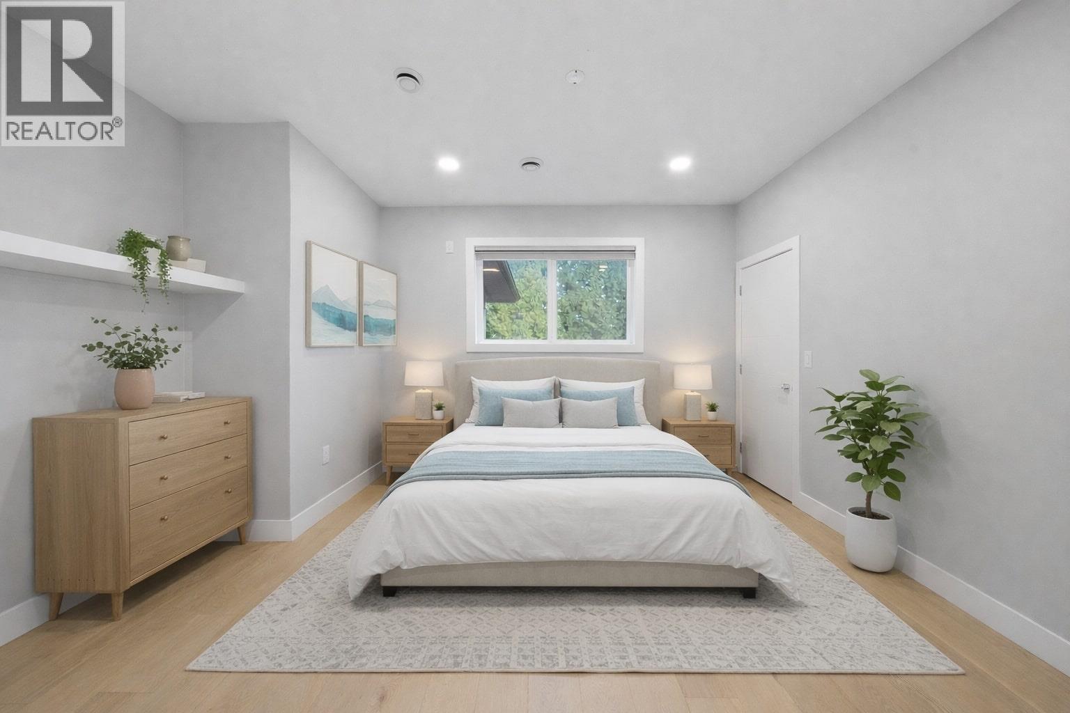 1211 FOSTER AVENUE, Coquitlam