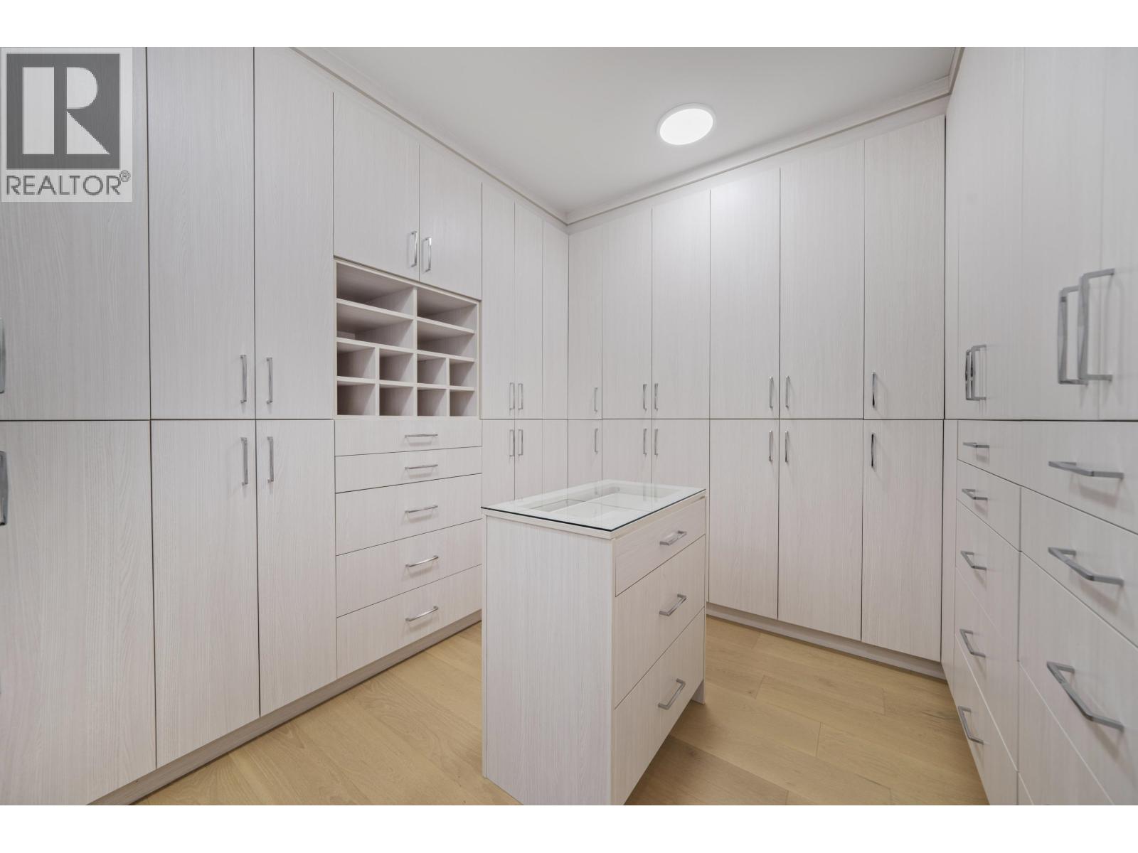 1211 FOSTER AVENUE, Coquitlam