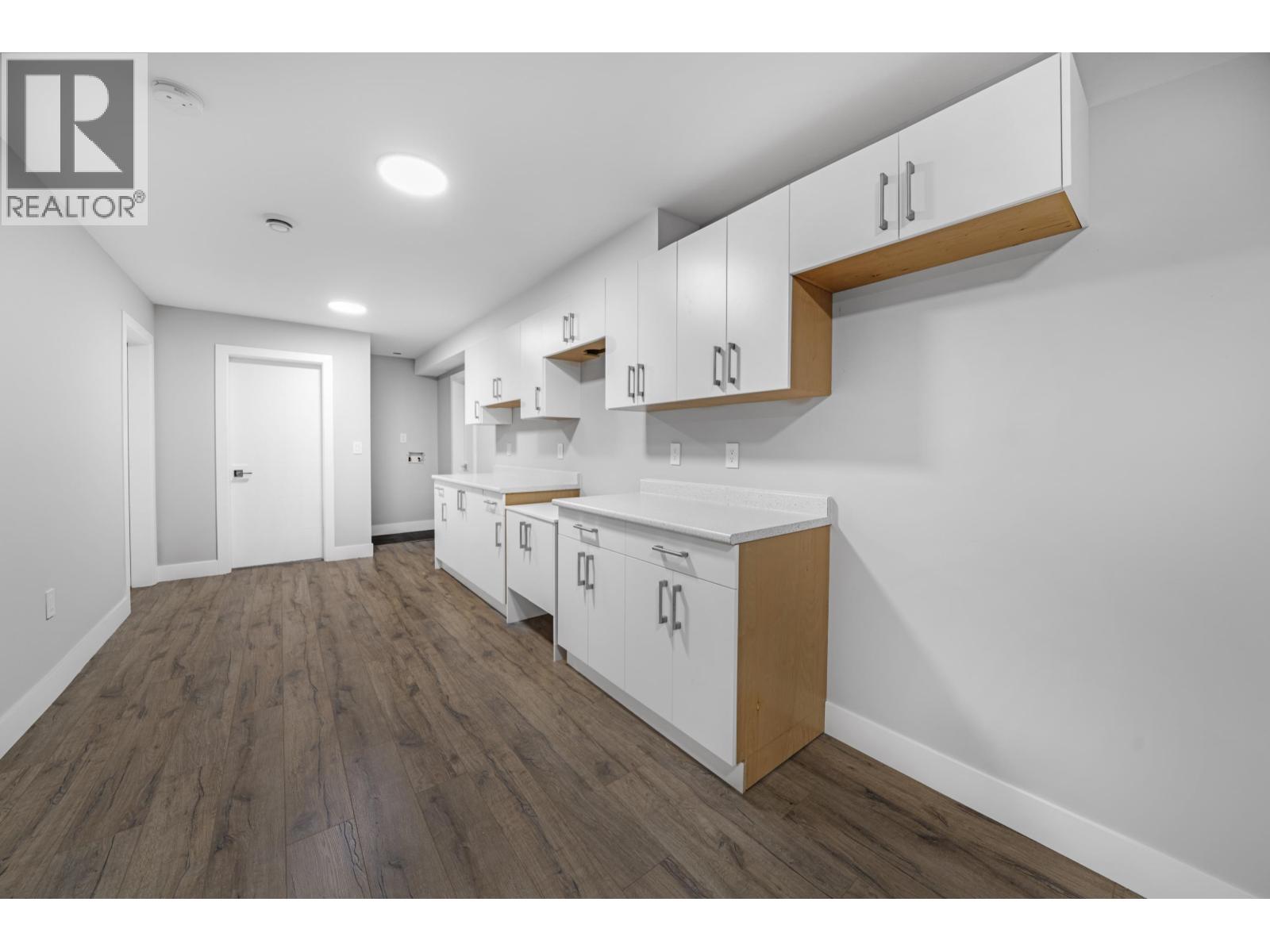 1211 FOSTER AVENUE, Coquitlam