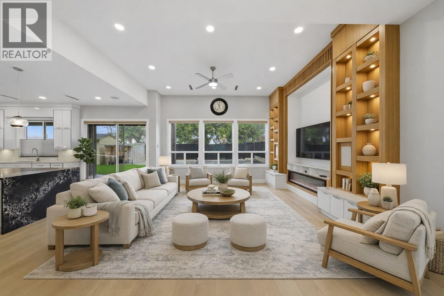 1211 FOSTER AVENUE, Coquitlam