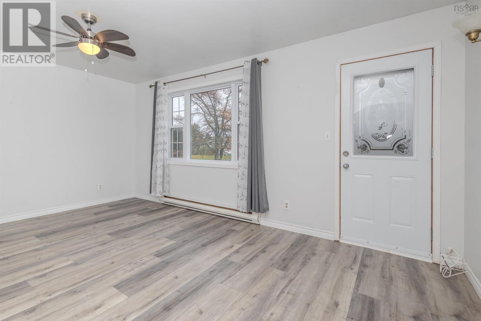 Property 21 of 34 of 10 Sheridan Drive