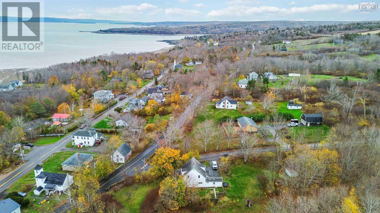 Property 16 of 47 of 10 Sunset Drive