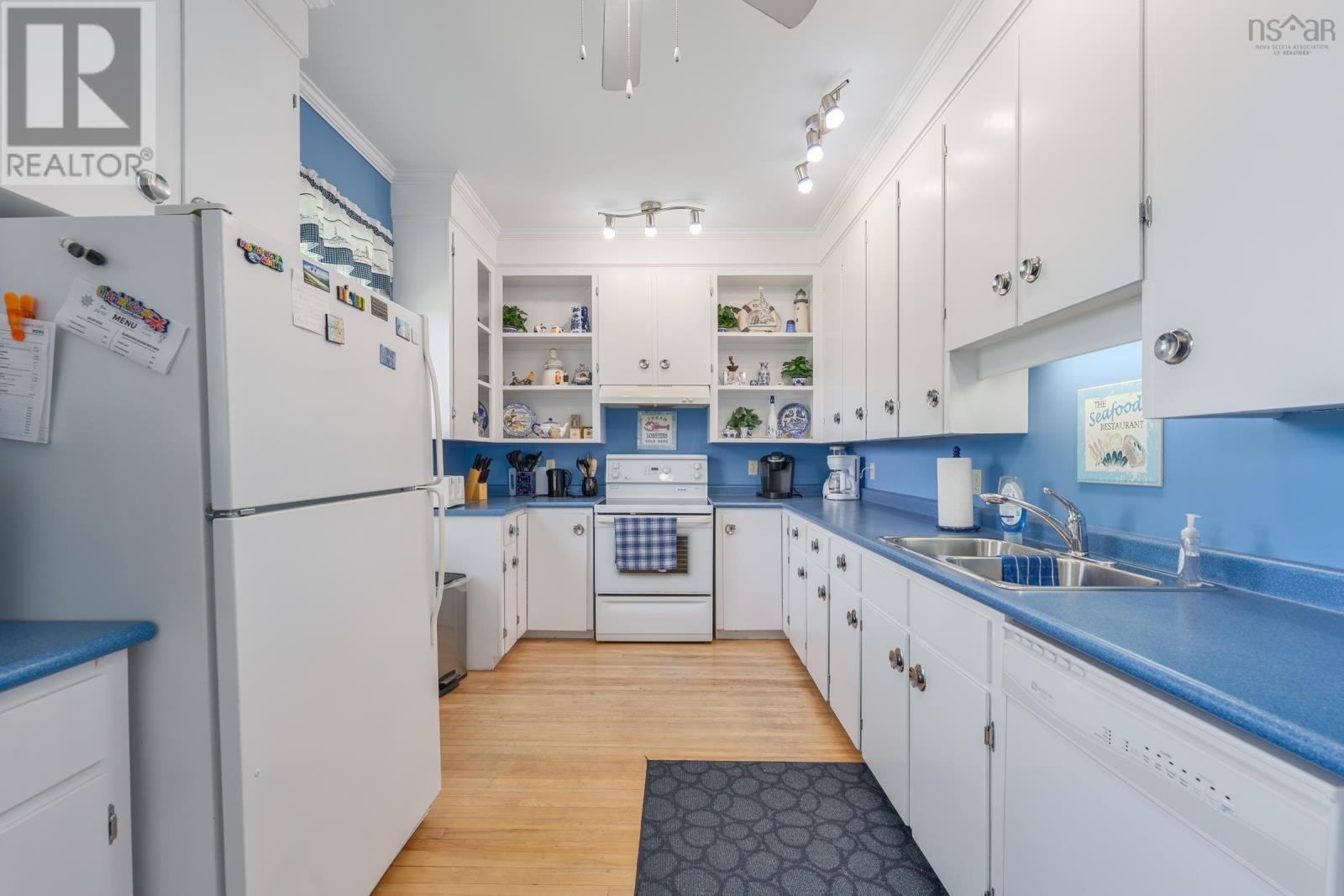 Property 21 of 50 of 42 Queen Street