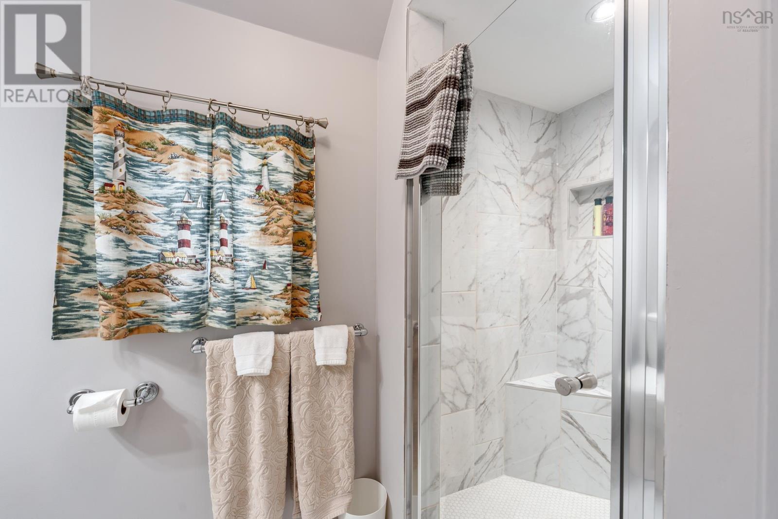 Property 13 of 50 of 42 Queen Street