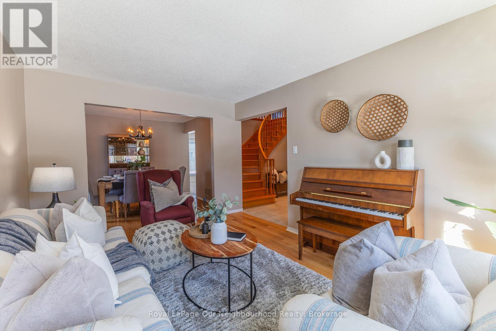 10 HOLDEN COURT - Photo 5 of 43, Whitby (Blue Grass Meadows), Ontario