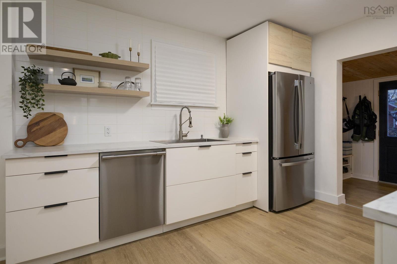 Property 26 of 41 of 32 Archibald Street