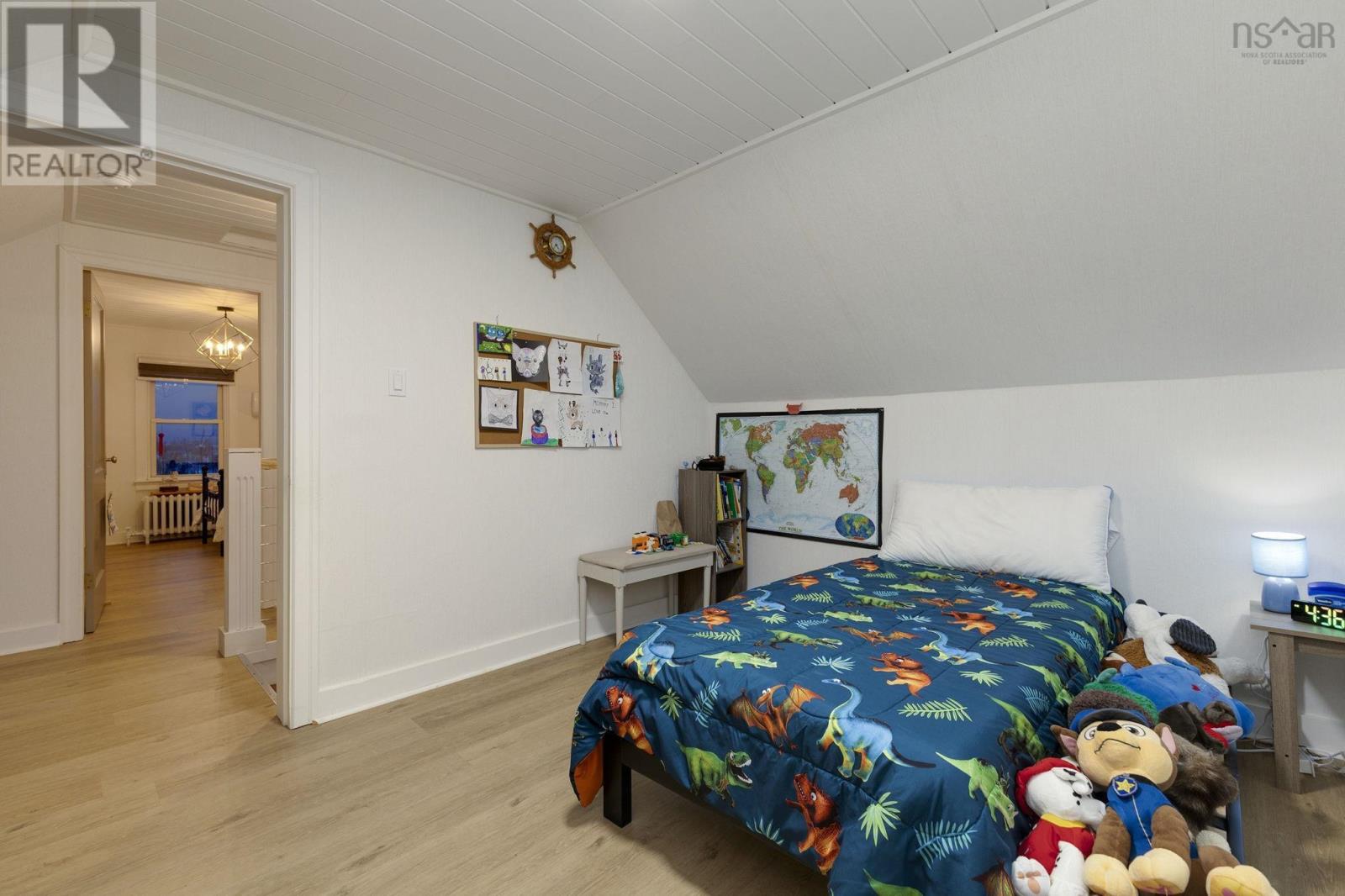 Property 33 of 41 of 32 Archibald Street