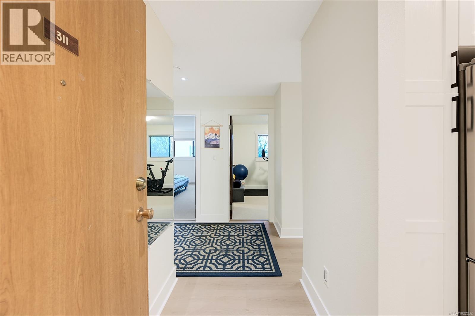 311 3255 Glasgow Ave, Saanich