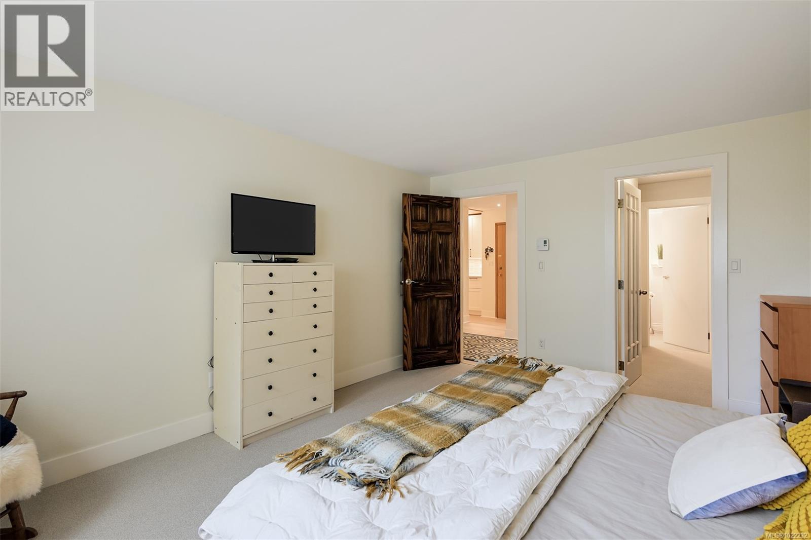 311 3255 Glasgow Ave, Saanich