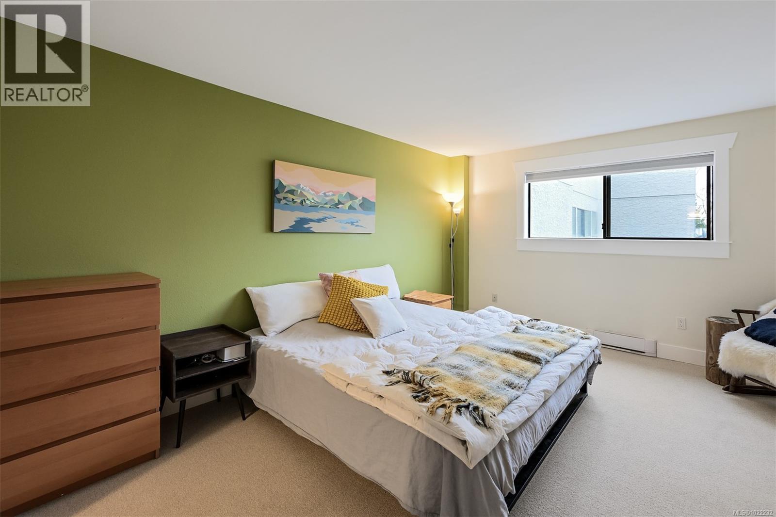 311 3255 Glasgow Ave, Saanich