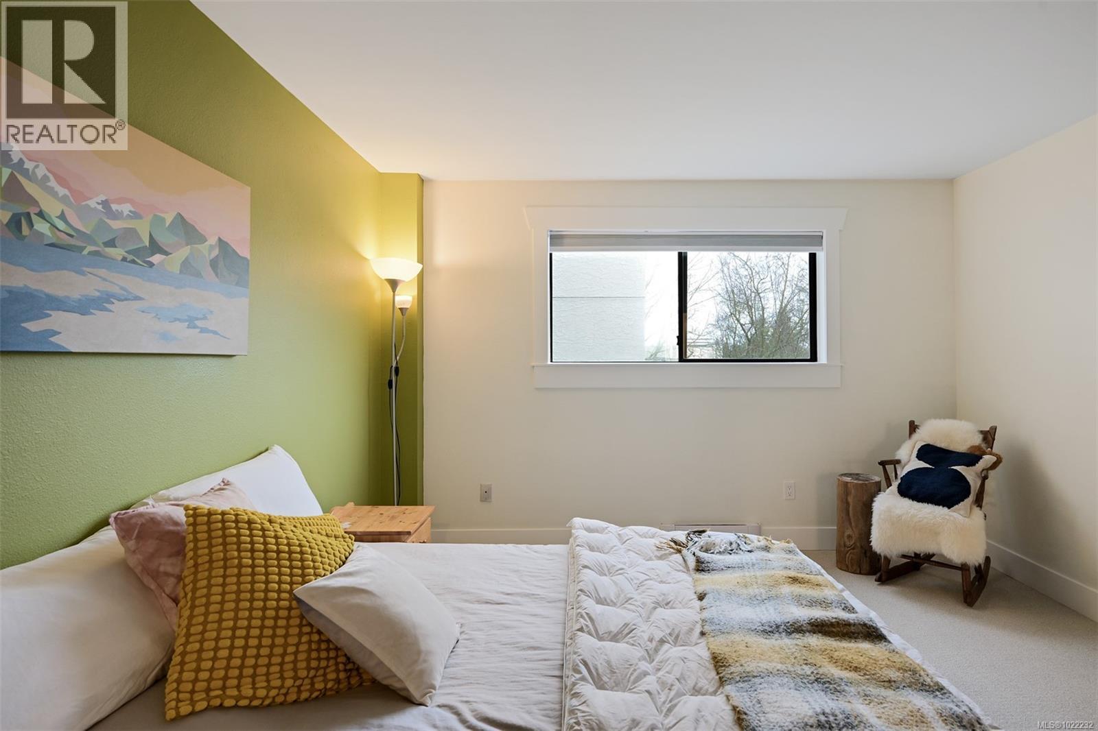 311 3255 Glasgow Ave, Saanich