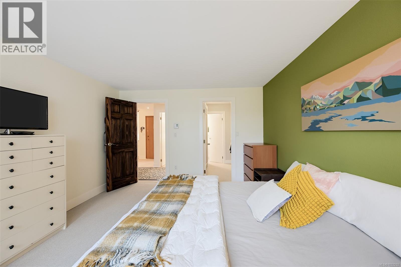 311 3255 Glasgow Ave, Saanich