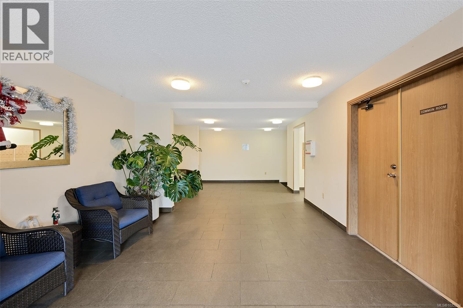 311 3255 Glasgow Ave, Saanich