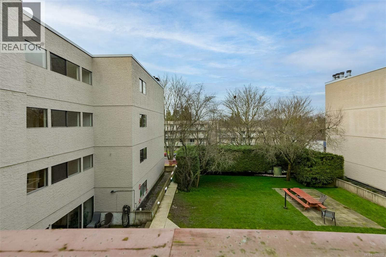 311 3255 Glasgow Ave, Saanich