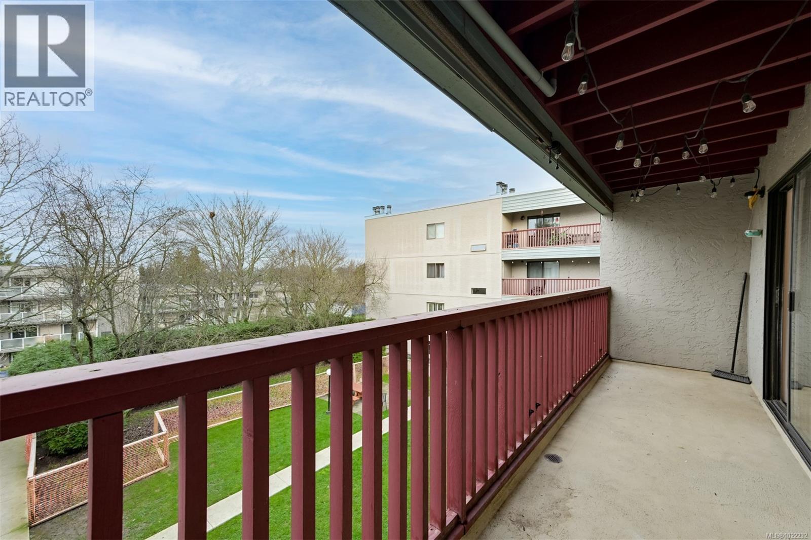 311 3255 Glasgow Ave, Saanich