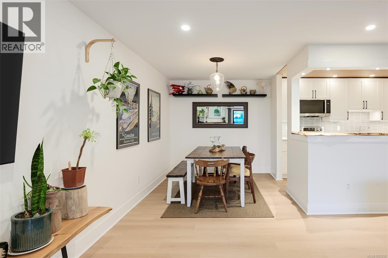 311 3255 Glasgow Ave, Saanich