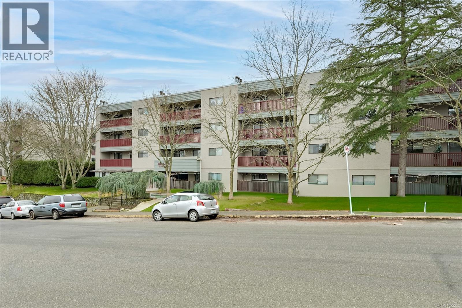 311 3255 Glasgow Ave, Saanich