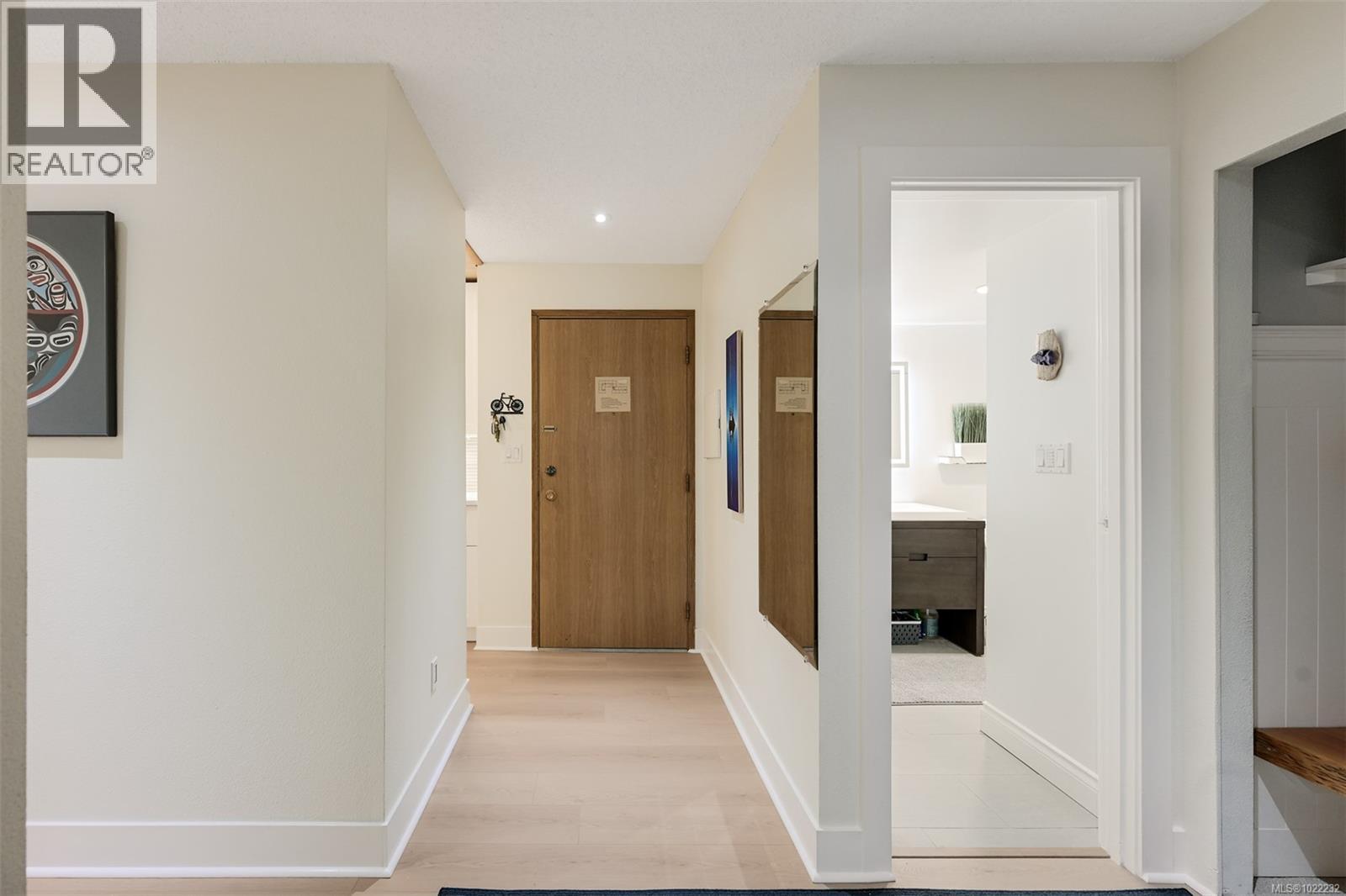 311 3255 Glasgow Ave, Saanich