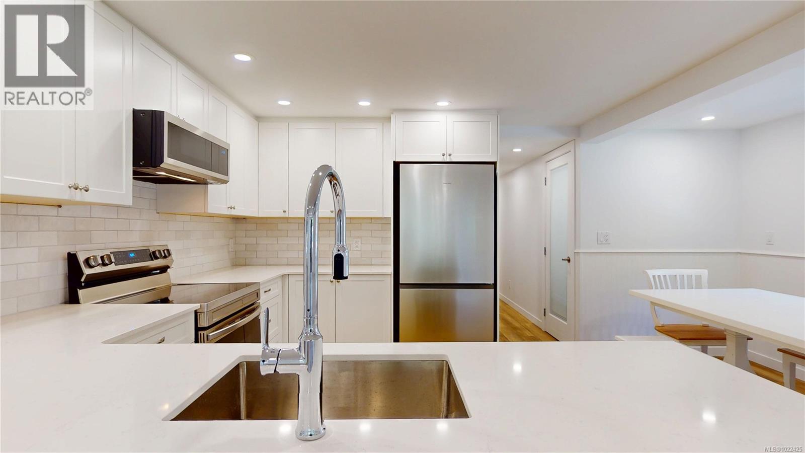 #48 2785 WALLBANK RD - 11