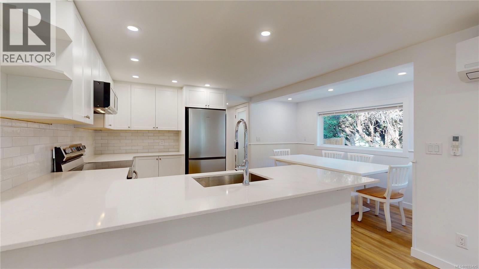 #48 2785 WALLBANK RD - 12