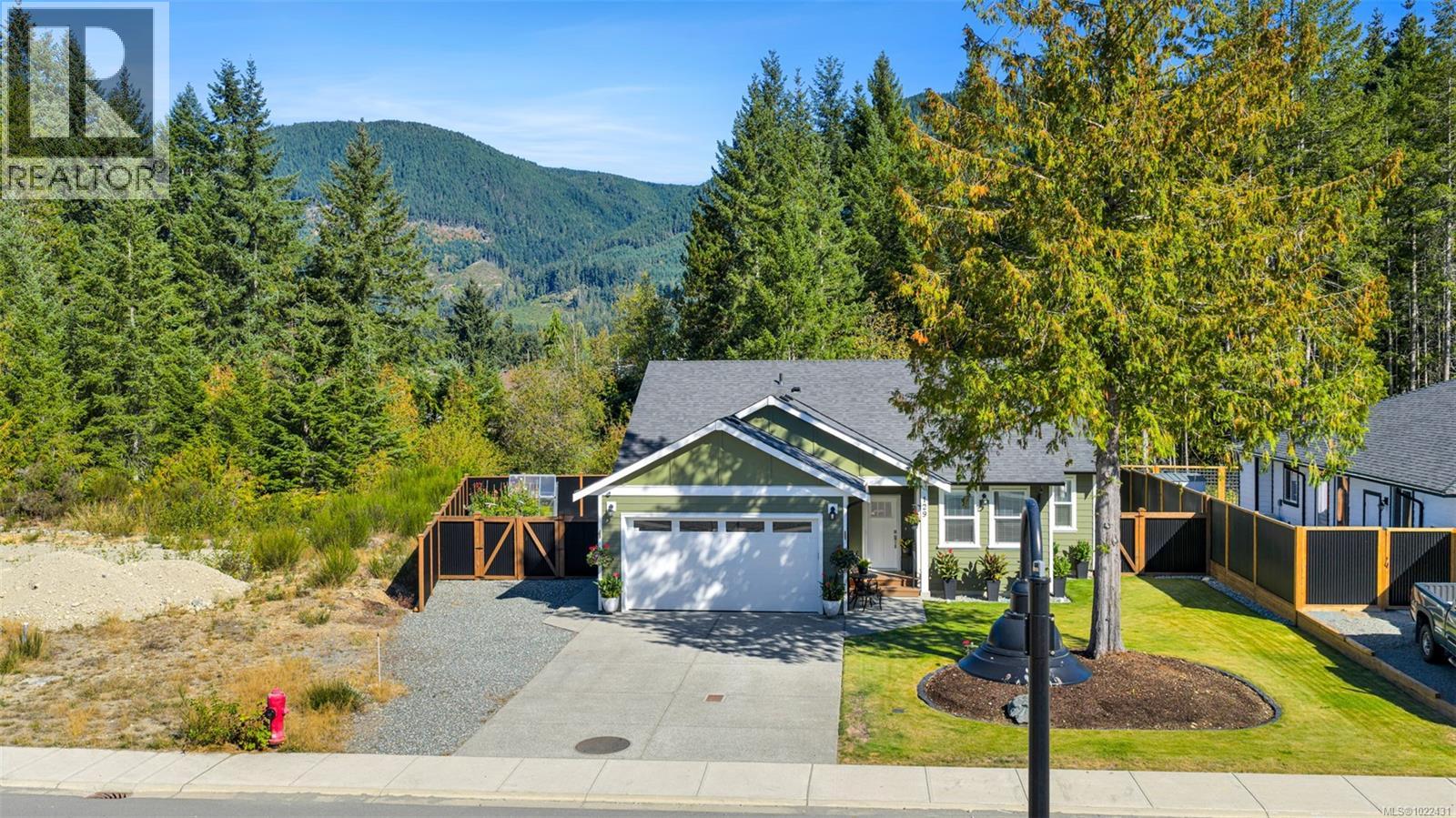 129 Edgewood Dr, Lake Cowichan