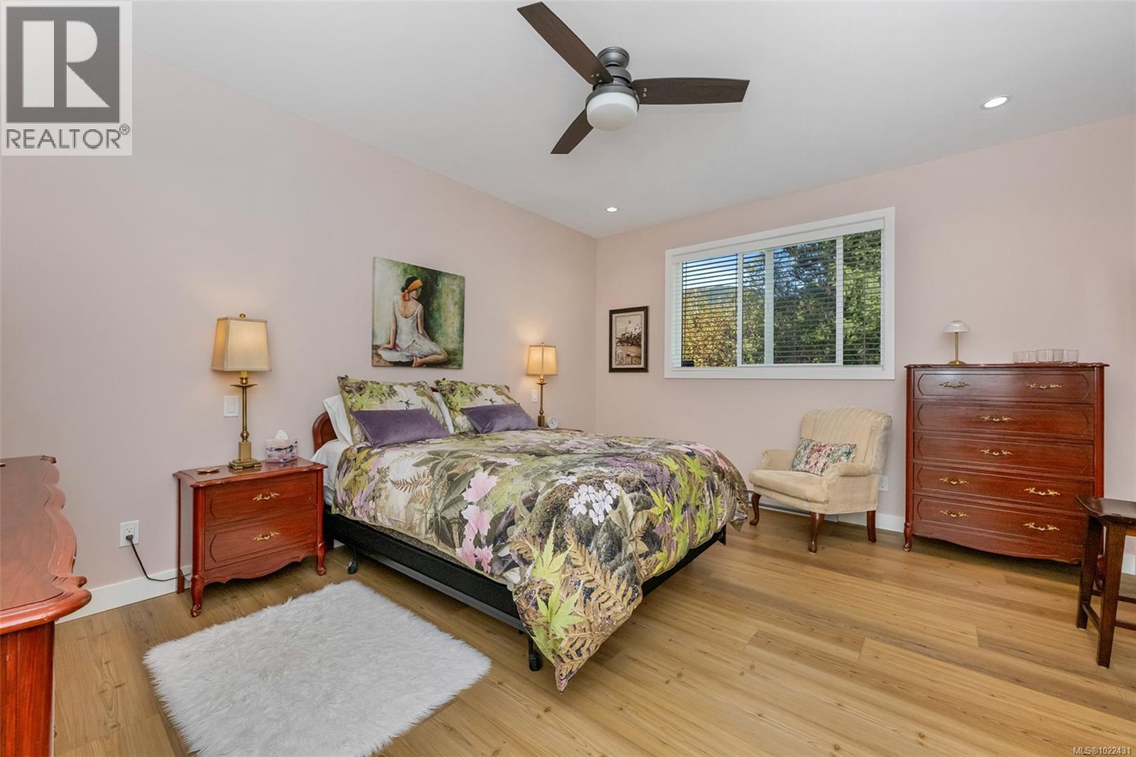 129 Edgewood Dr, Lake Cowichan