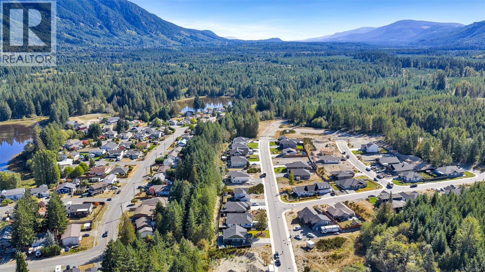 129 Edgewood Dr, Lake Cowichan