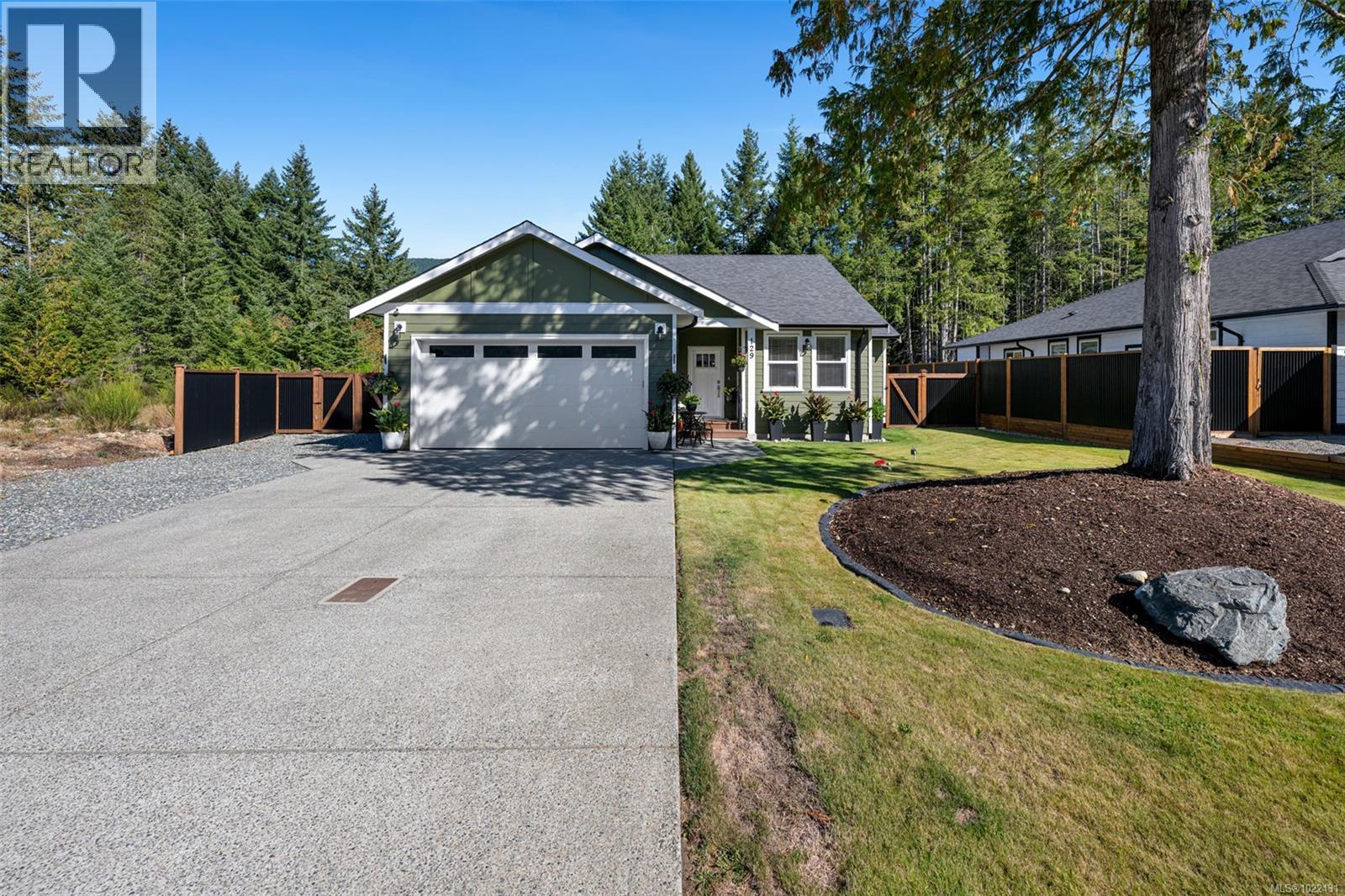 129 Edgewood Dr, Lake Cowichan