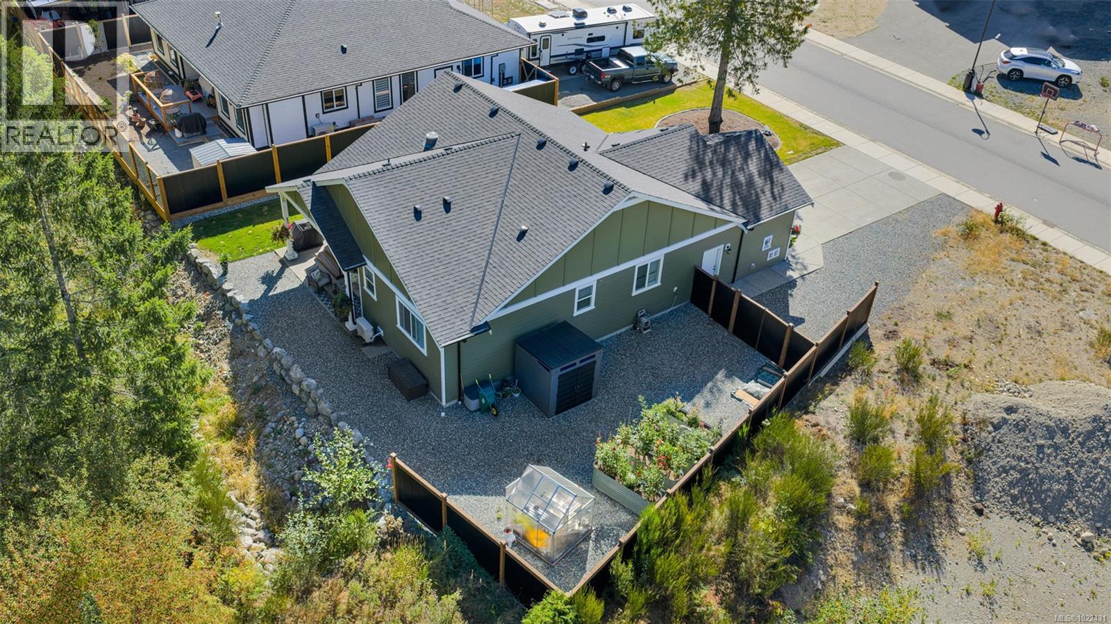 129 Edgewood Dr, Lake Cowichan