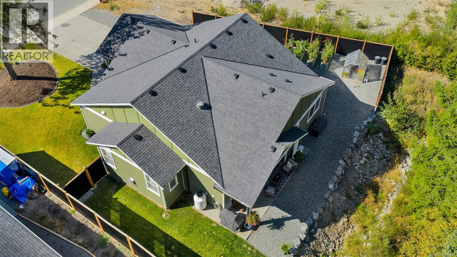 129 Edgewood Dr, Lake Cowichan