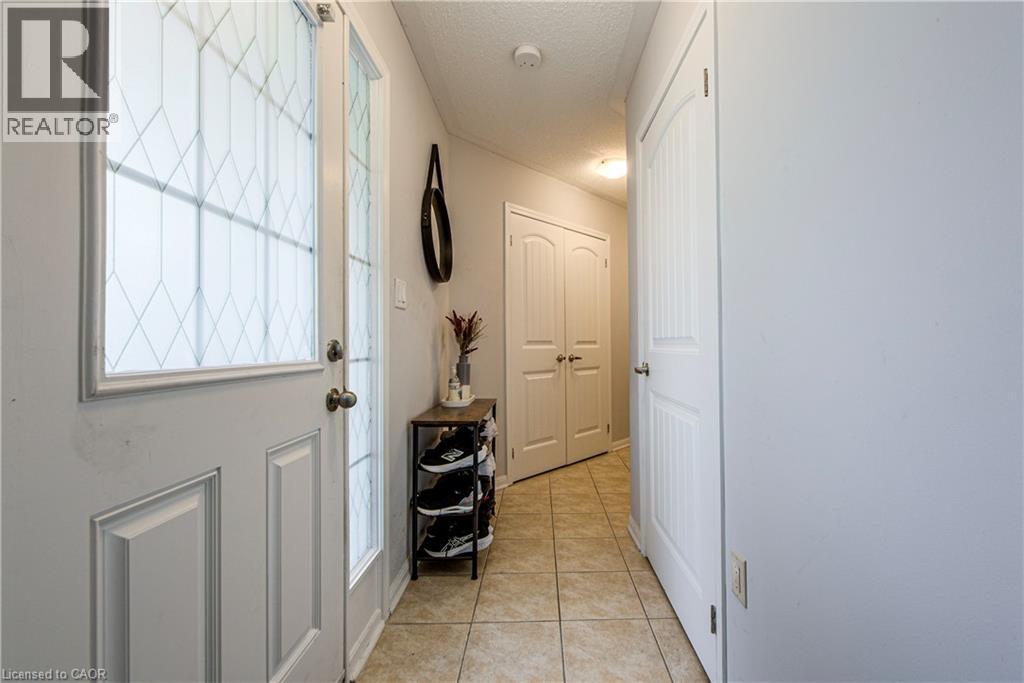 911 DEVERELL Place - Photo 4 of 26, Milton, Ontario