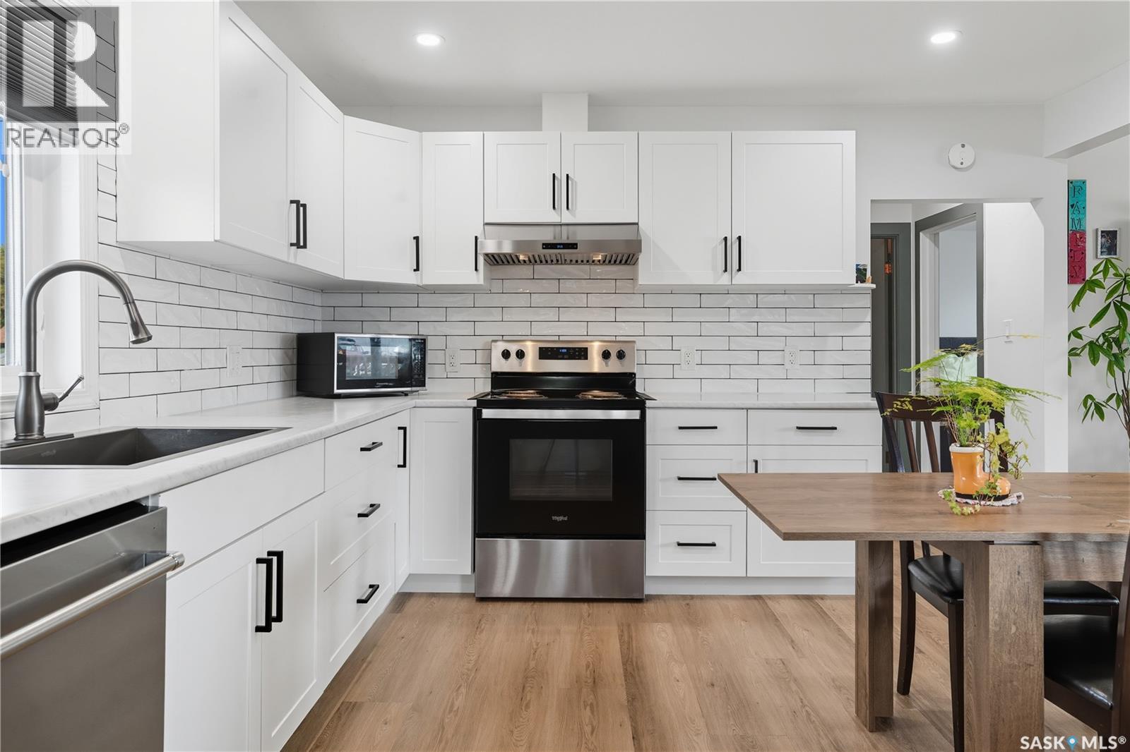 16 Walsh STREET — photo 12