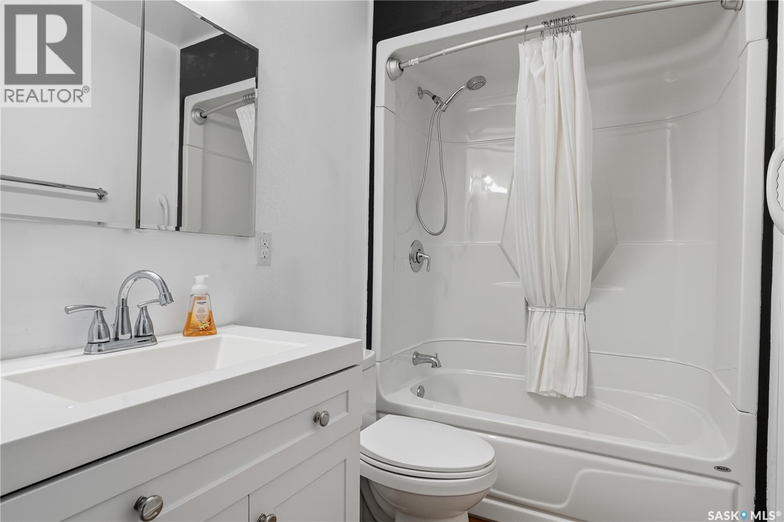 16 Walsh STREET — photo 17