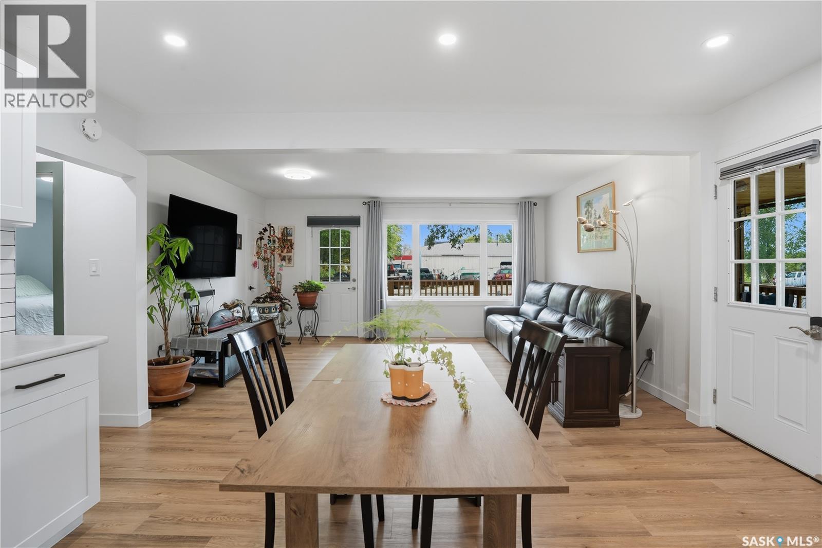 16 Walsh STREET — photo 8