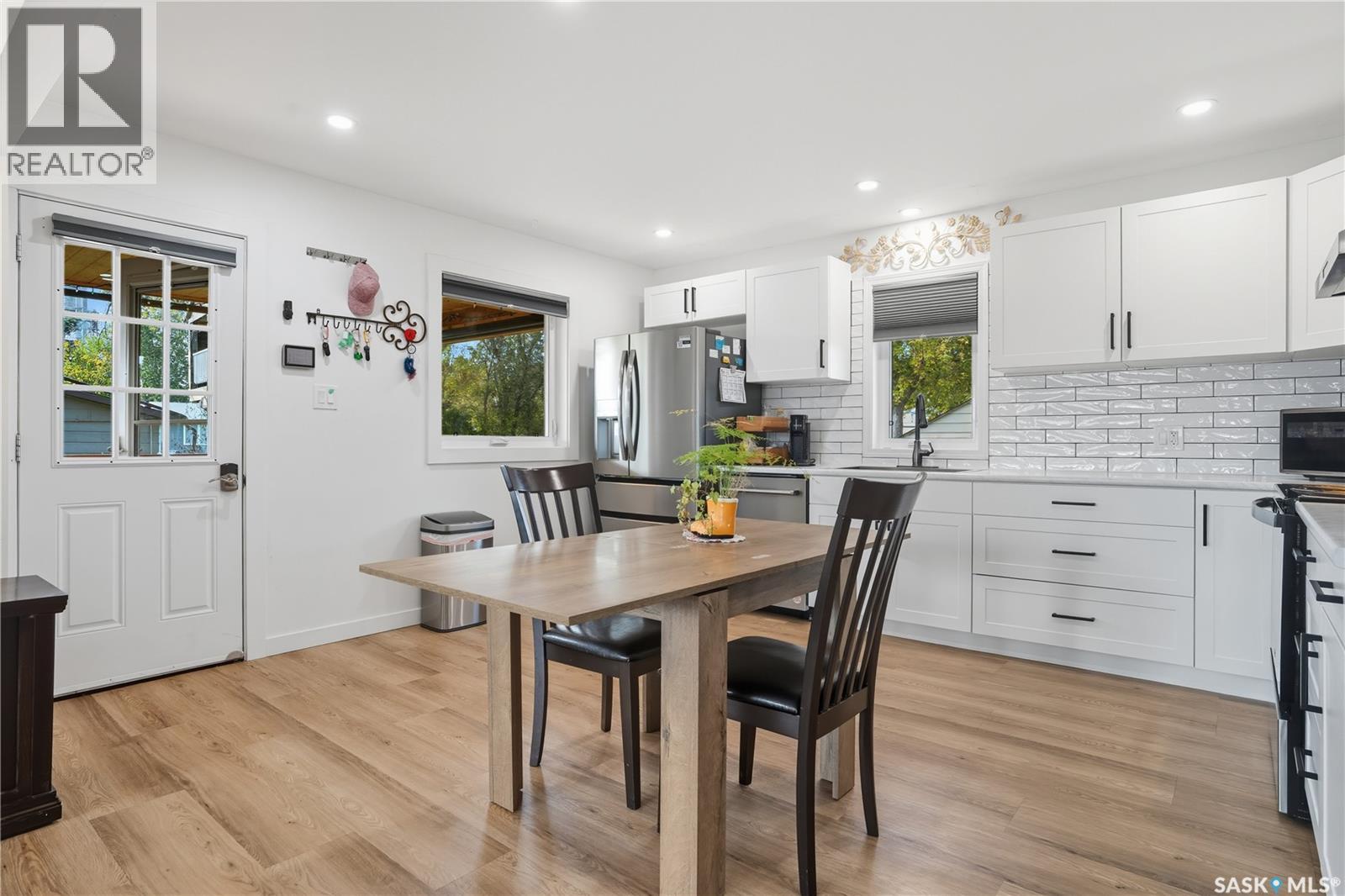 16 Walsh STREET — photo 9